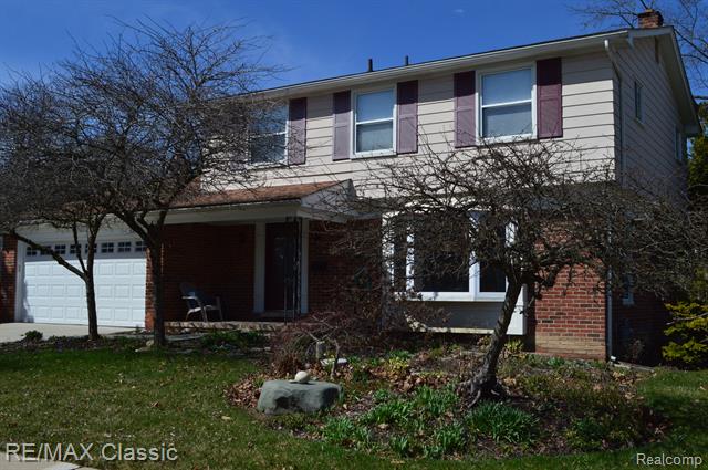 front view picture of 3291 Bluett Drive, Ann Arbor, MI. 48105