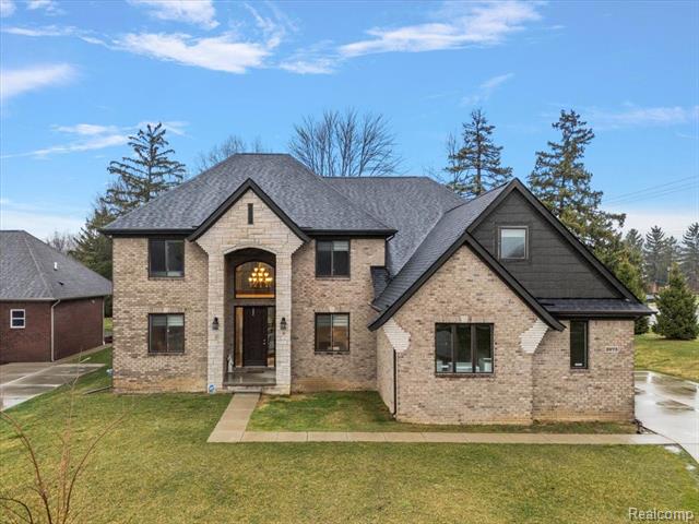 front view picture of 3973 Lisa Marie Drive, Sterling Heights, MI. 48314