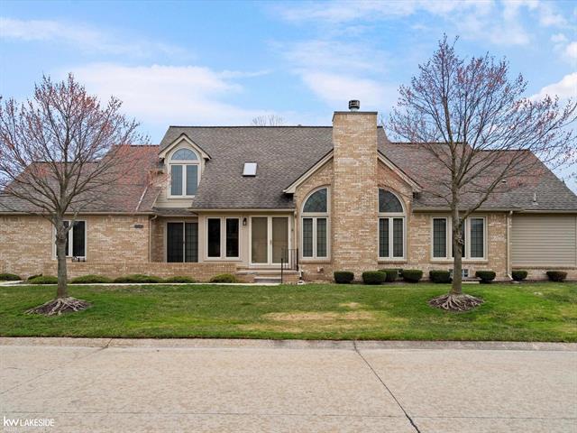 front view picture of 16903 Sandstone Circle, Macomb, MI. 48042