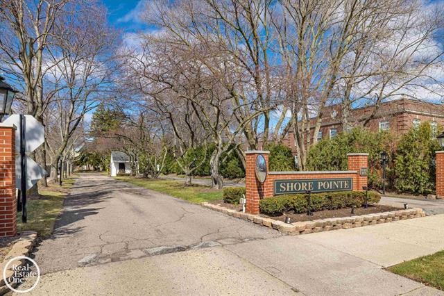 front view picture of 22053 Shorepointe Lane, Saint Clair Shores, MI. 48080