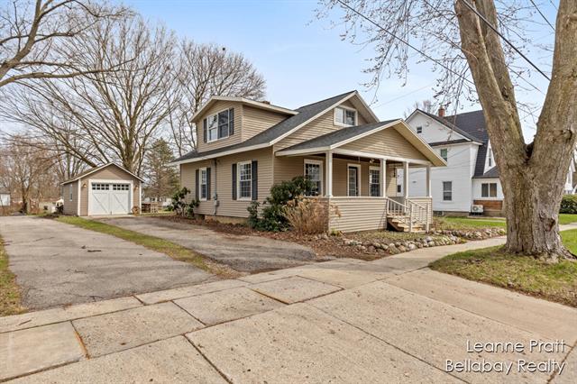 front view picture of 308 Pleasant Avenue, Caledonia, MI. 49316