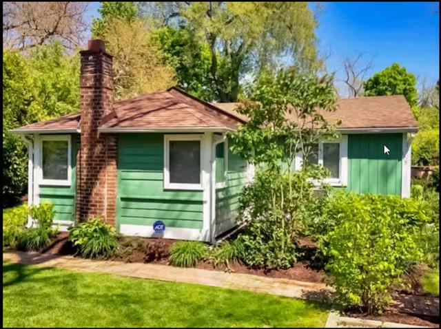 front view picture of 125 S Mixer Street, Douglas, MI. 49406