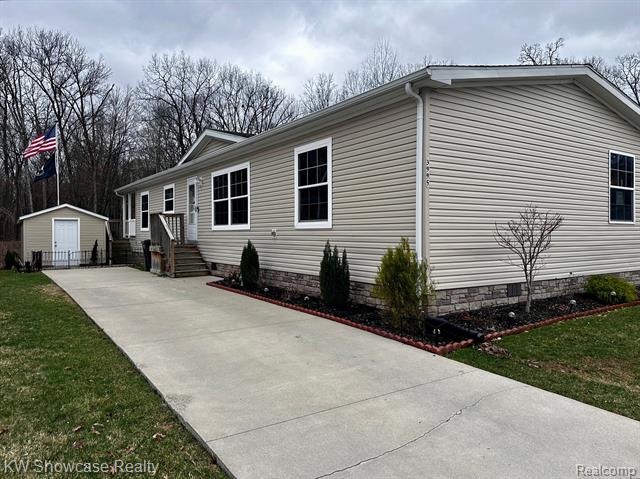 front view picture of 3995 Emerald Park Drive, Milford, MI. 48380