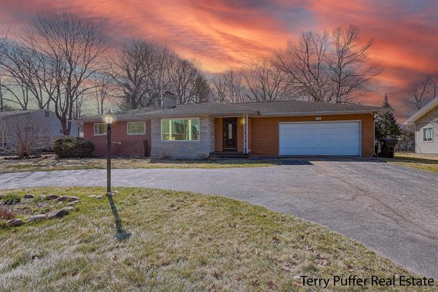 front view picture of 1431 W Norton Avenue, Muskegon, MI. 49441