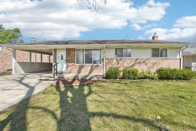 front view picture of 319 Pleasant Ridge Drive, Saline, MI. 48176