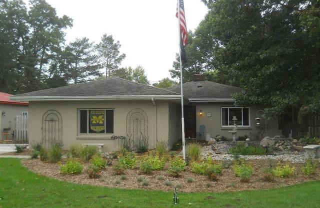 front view picture of 3927 Michigan Avenue W, Battle Creek, MI. 49037