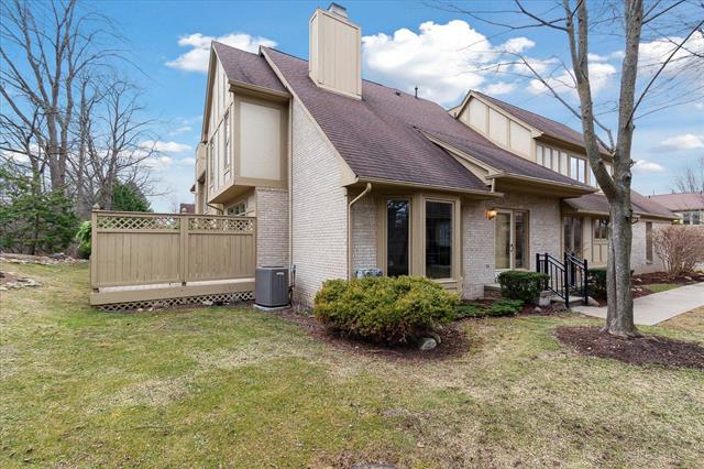 front view picture of 2726 Winter Garden Court, Ann Arbor, MI. 48105