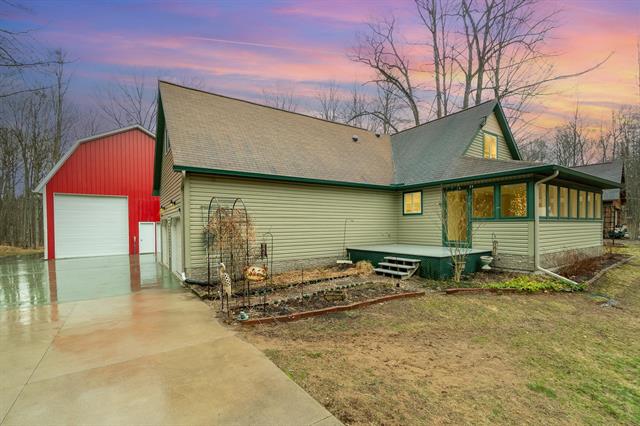 front view picture of 4741 Pine Run, Farwell, MI. 48622