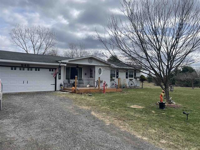 front view picture of 9411 N Jennings Road, Grand Blanc, MI. 48439