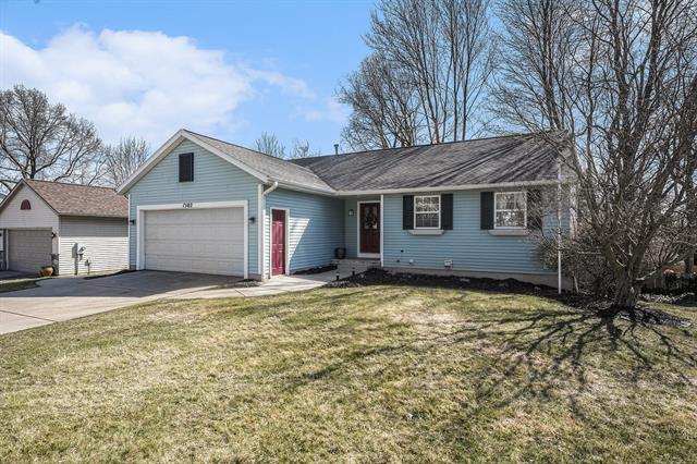 front view picture of 1502 Manton Street Ne, Grand Rapids, MI. 49505