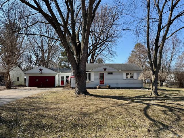front view picture of 11493 Castle Court, Clio, MI. 48420