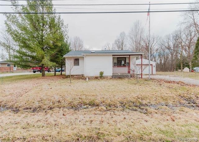 front view picture of 1212 Lincoln Drive, Flint, MI. 48507