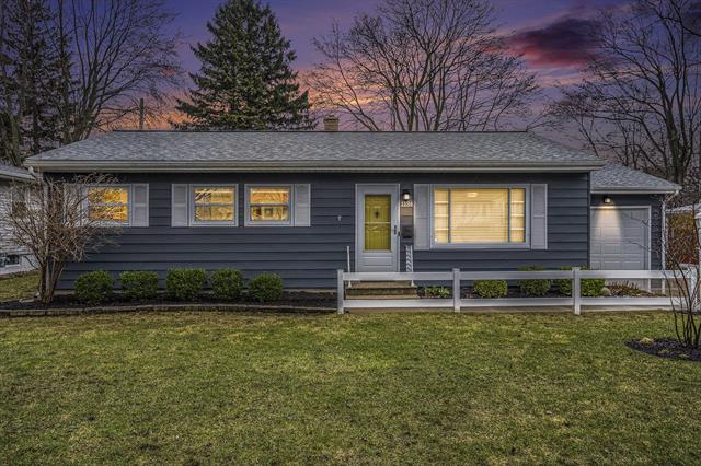 front view picture of 1134 Marion Avenue, Grand Haven, MI. 49417