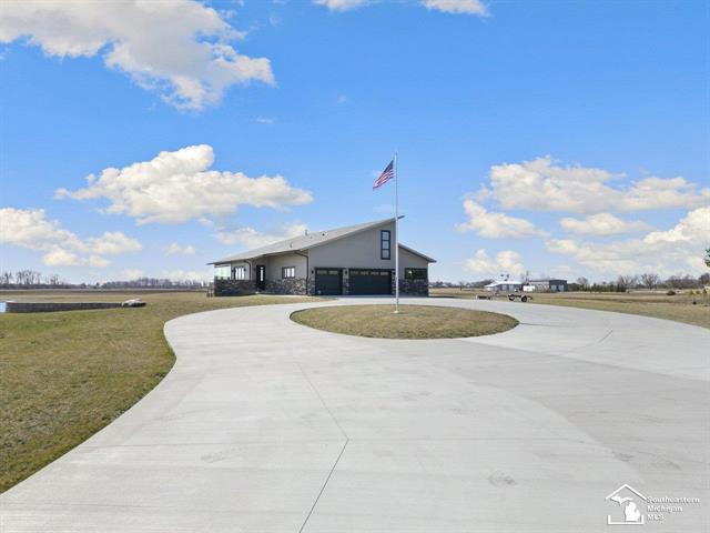 front view picture of 7973 Beck Road, Ottawa Lake, MI. 49267