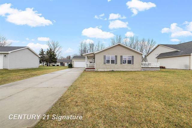 front view picture of 3675 Northwood Place, Saginaw, MI. 48603