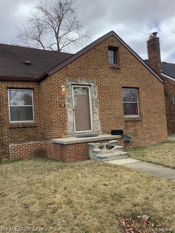 front view picture of 18635 Curtis Street, Detroit, MI. 48219