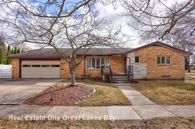 front view picture of 527 Lingle Lane, Midland, MI. 48640
