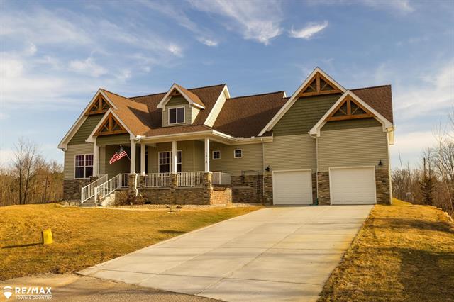 front view picture of 1313 Mccully Lane, Fenton, MI. 48430