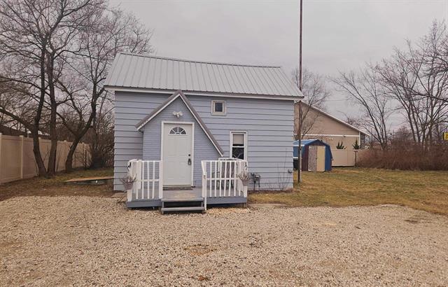 front view picture of 2046 Florence Street, Mount Pleasant, MI. 48858
