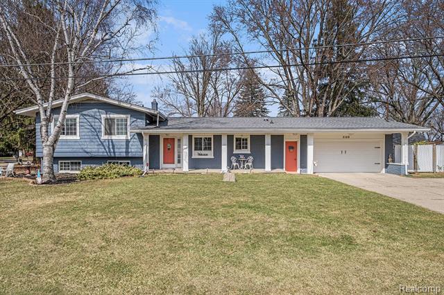 front view picture of 5169 Ottawa Street, Burton, MI. 48509