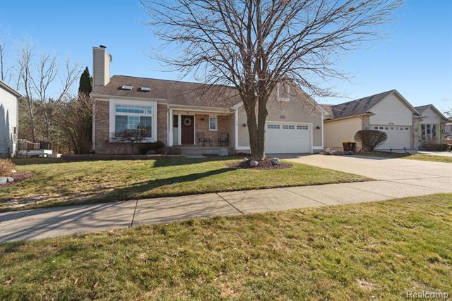 front view picture of 3842 Sun Rapids Drive, Okemos, MI. 48864