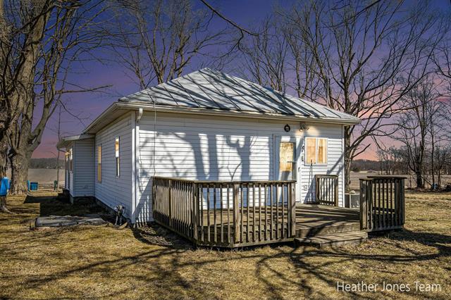front view picture of 3239 Kent Road, Sheridan, MI. 48884