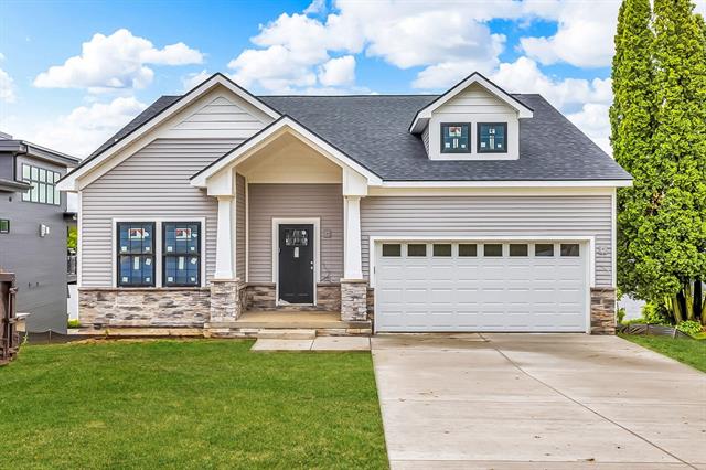 front view picture of 215 Nottingham Drive, Brooklyn, MI. 49230
