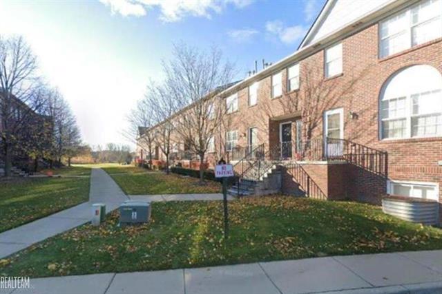 front view picture of 48029 Burlington Drive, Sterling Heights, MI. 48313