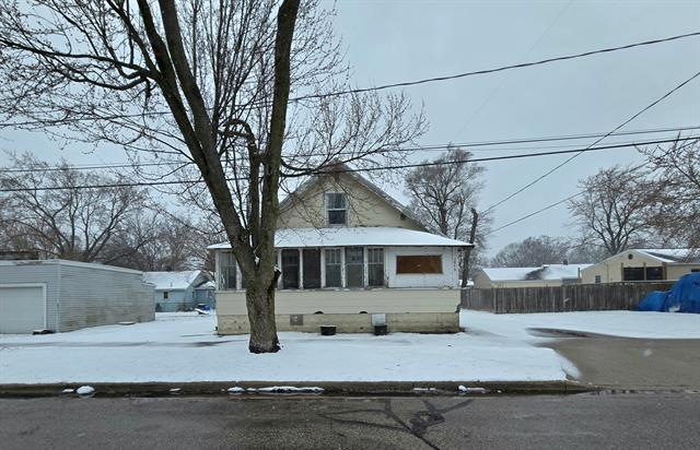 front view picture of 1679 Vulcan Street, Muskegon, MI. 49442