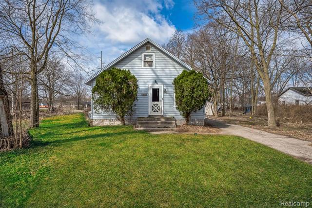 front view picture of 432 Detroit Street, Lansing, MI. 48912