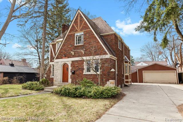 front view picture of 16145 Sunderland Road, Detroit, MI. 48219