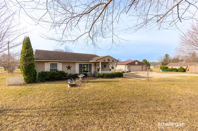 front view picture of 88 E Parameter Road, Ionia, MI. 48846