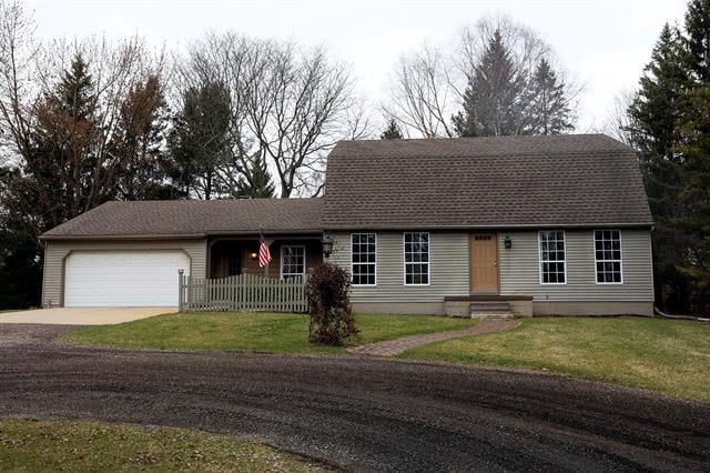 front view picture of 6348 Lodimeadow Drive, Saline, MI. 48176