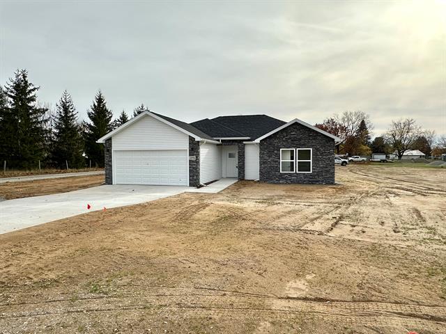 front view picture of 2006 Green Acres Drive, Adrian, MI. 49221
