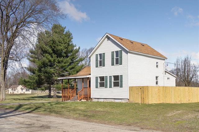 front view picture of 27078 White Street, Cassopolis, MI. 49031