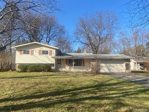 front view picture of 6111 Woodmoor Drive, Burton, MI. 48509