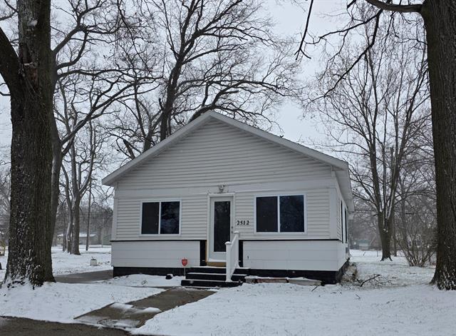 front view picture of 2512 Wood Street, Muskegon, MI. 49444