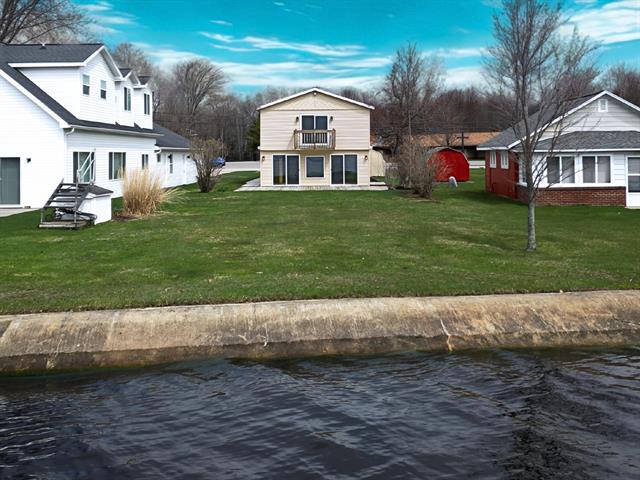 front view picture of 7903 E Houghton Lake Drive, Houghton Lake, MI. 48629