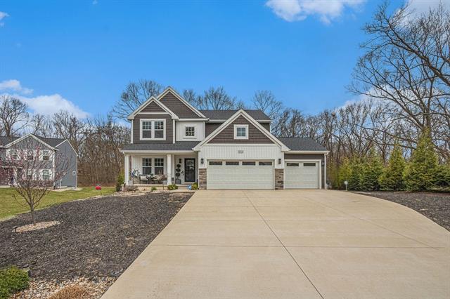 front view picture of 18734 Leonard Court, New Buffalo, MI. 49117