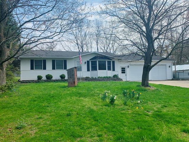 front view picture of 2107 Maple Lane, Hastings, MI. 49058