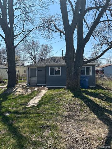 front view picture of 8646 Studebaker Avenue, Warren, MI. 48089