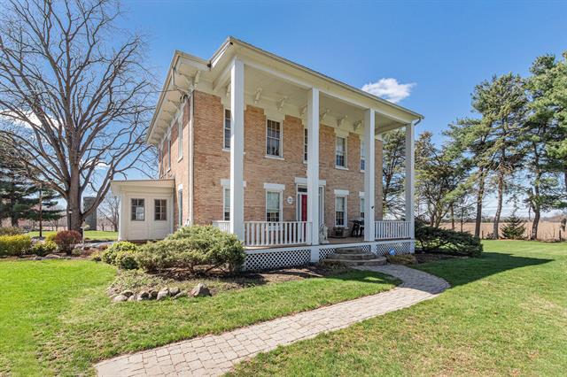 front view picture of 27153 Redfield Street, Edwardsburg, MI. 49112