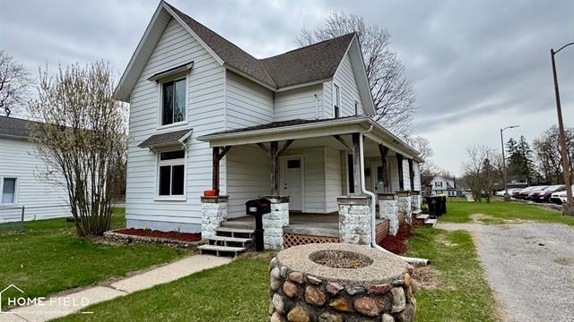 front view picture of 216 N Chapman Street, Chesaning, MI. 48616