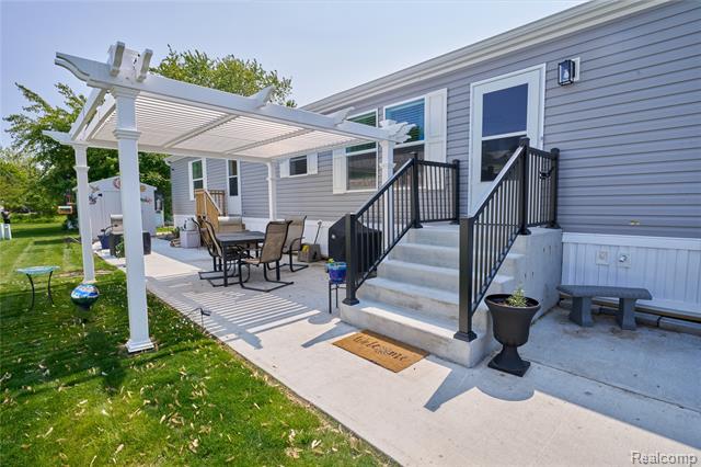 front view picture of 11354 Greenfield Drive, Galesburg, MI. 49053