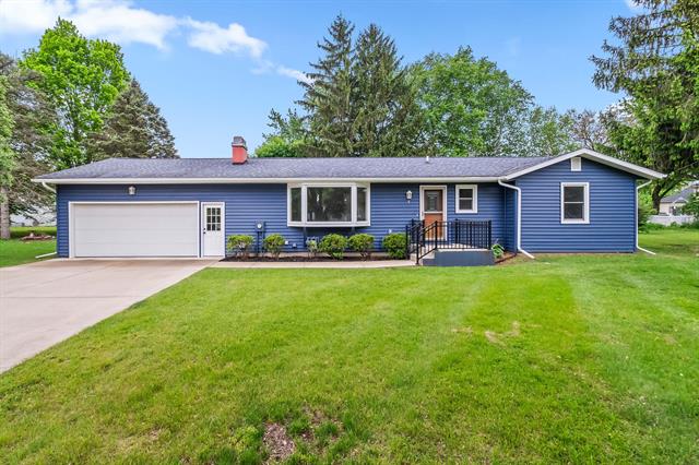 front view picture of 7 Penn Court, Coldwater, MI. 49036