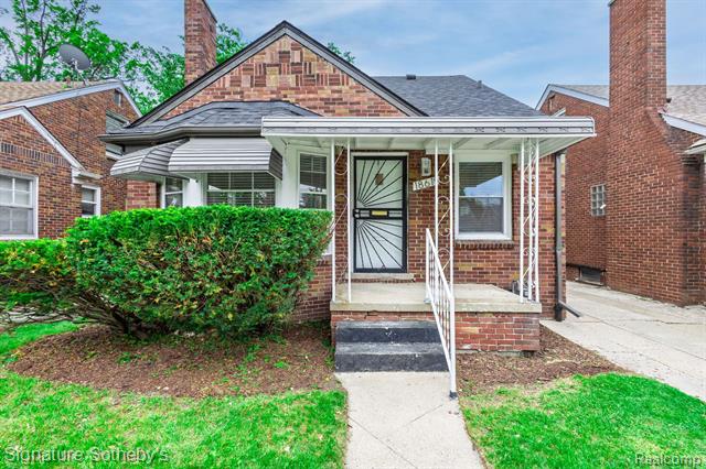 front view picture of 18619 Birwood Street, Detroit, MI. 48221