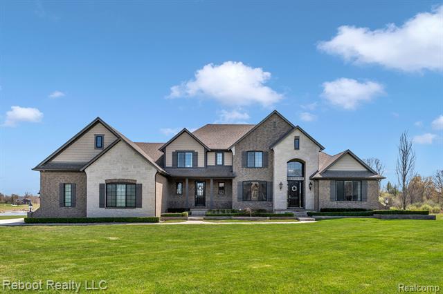 front view picture of 11522 Erins Way, Romeo, MI. 48065