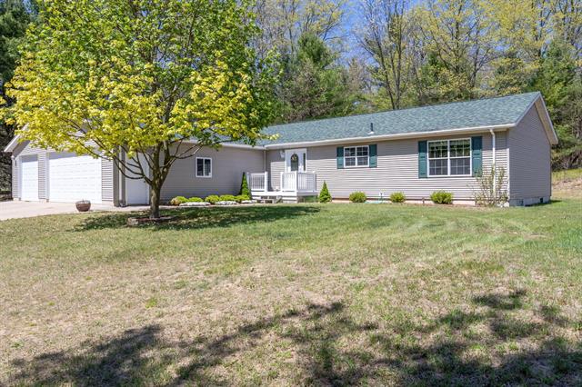 front view picture of 12712 120Th Avenue, Rodney, MI. 49342