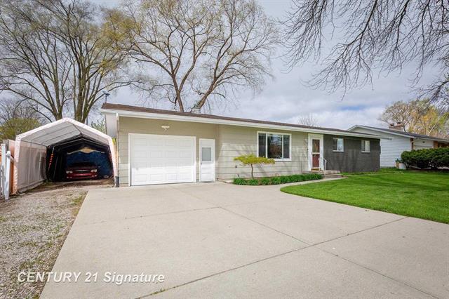 front view picture of 4456 Altadena Drive, Bay City, MI. 48706