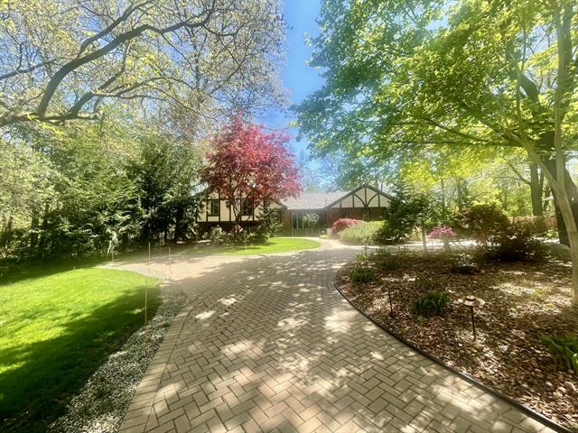 front view picture of 13829 Riker Road, Chelsea, MI. 48118